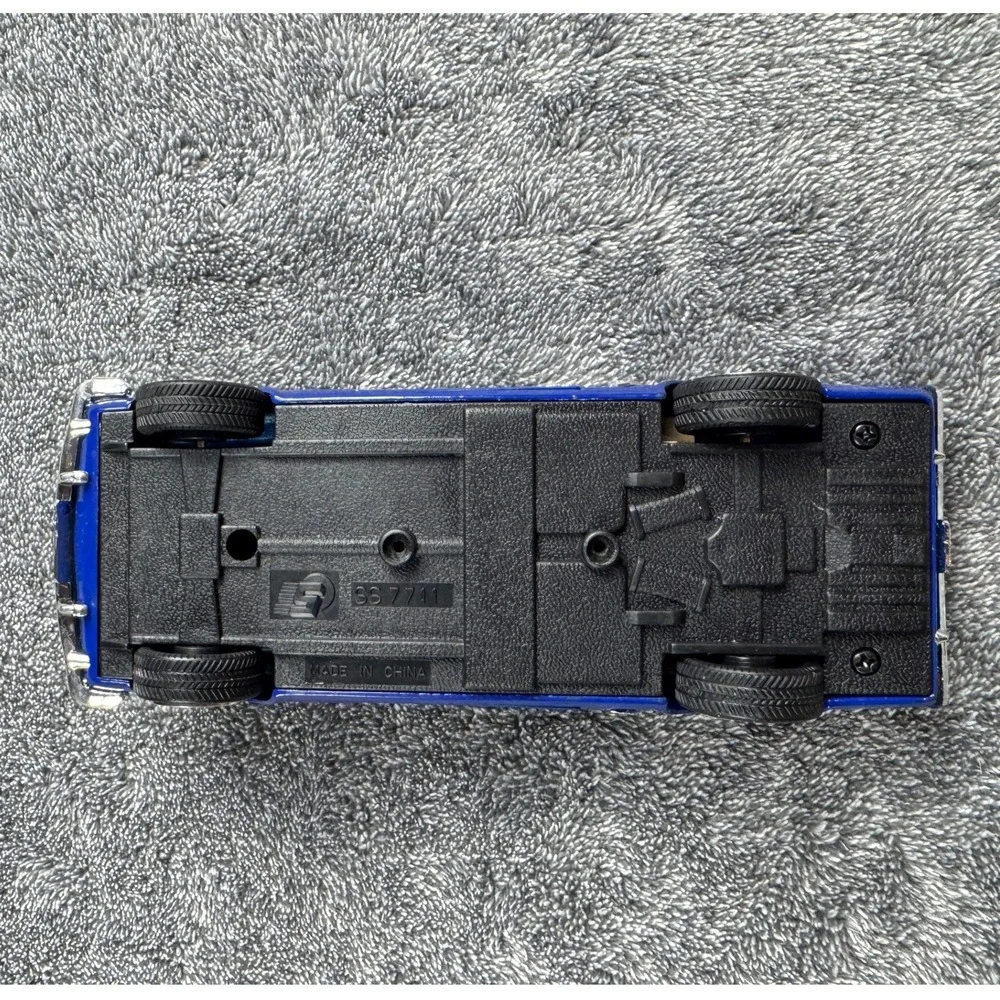 Sun Star Ford‎ Mustang Convertible Blue 1/24 Diecast Model SS 7711 Opening Hood